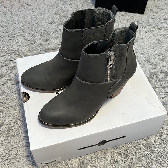 Aldo Shoes - Aldo gray boots with zippers